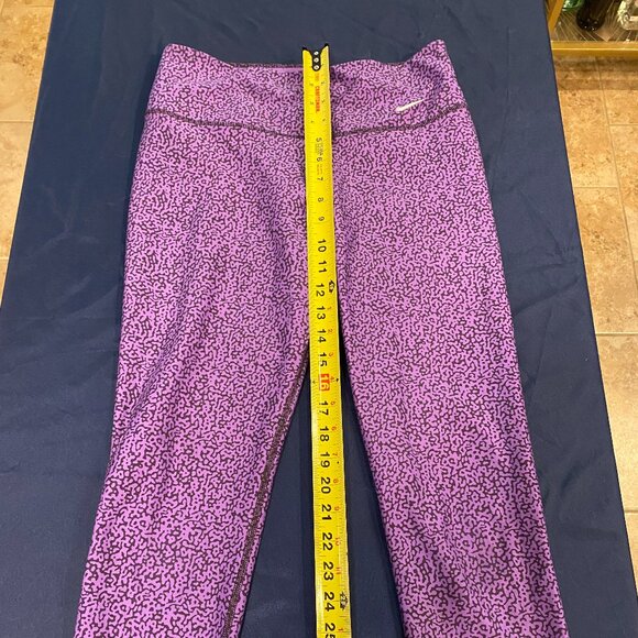 Nike Dri-Fit Black/Gray Leggings Ten Less Plastic Bottles! One Legend! SMALL - Picture 7 of 8